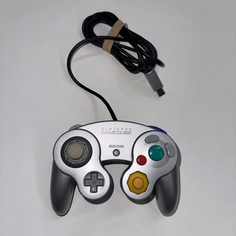 Nintendo GameCube Wired Controller - Platinum Silver (DOL-003)